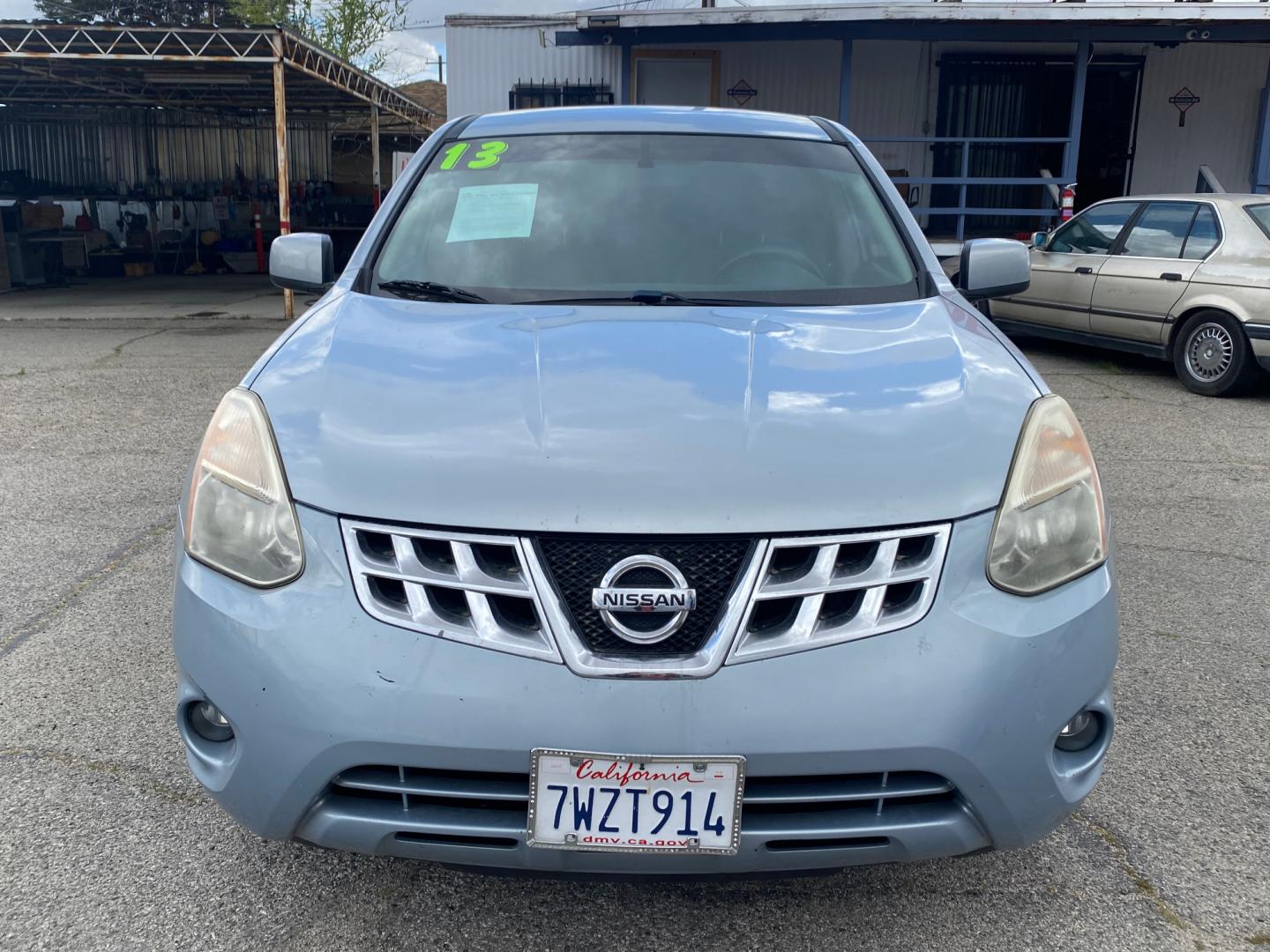 2018 /GREY Nissan Rogue SV 2WD (5N1AT2MT1JC) with an 2.5L L4 DOHC 16V engine, CVT transmission, located at 44356 Date Ave., Lancaster, CA, 93534, (661) 945-6555, 34.688919, -118.139374 - Photo#0